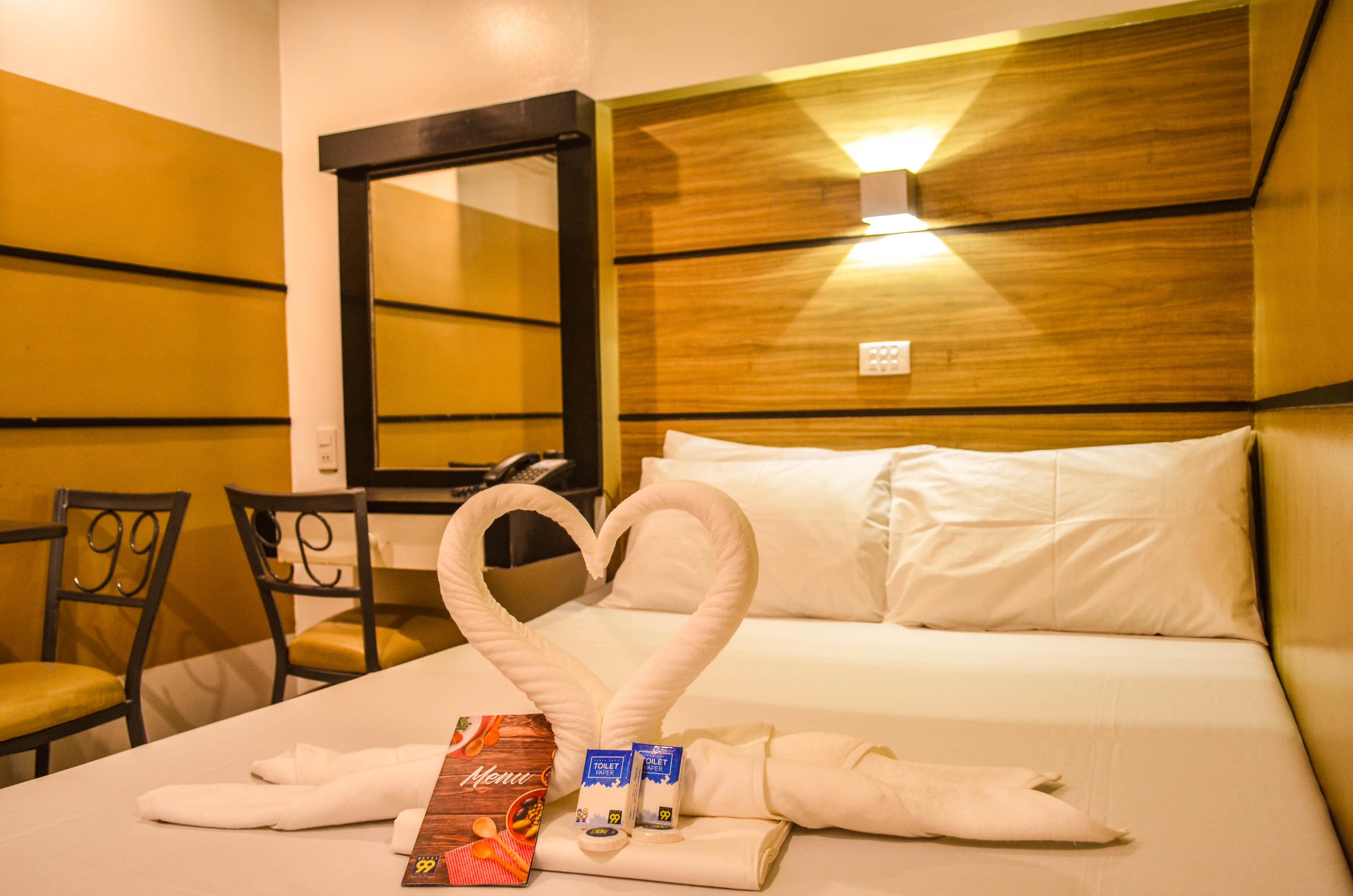 Hotel 99 Cubao Quezon City Bagian luar foto
