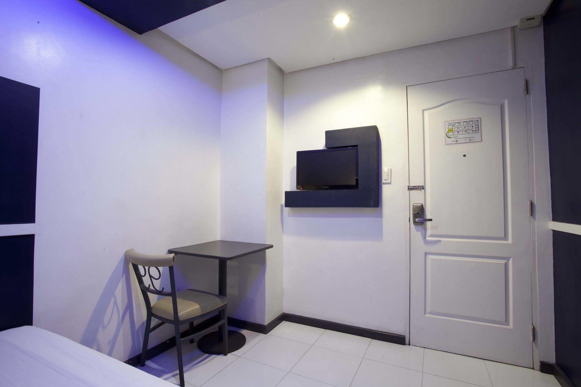 Hotel 99 Cubao Quezon City Bagian luar foto