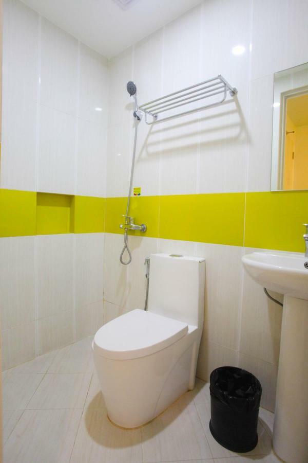 Hotel 99 Cubao Quezon City Bagian luar foto