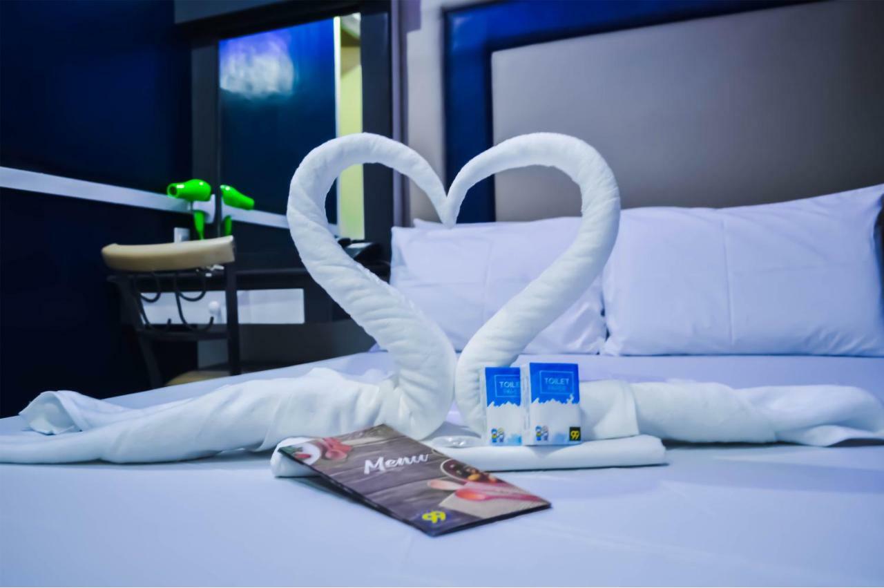 Hotel 99 Cubao Quezon City Bagian luar foto